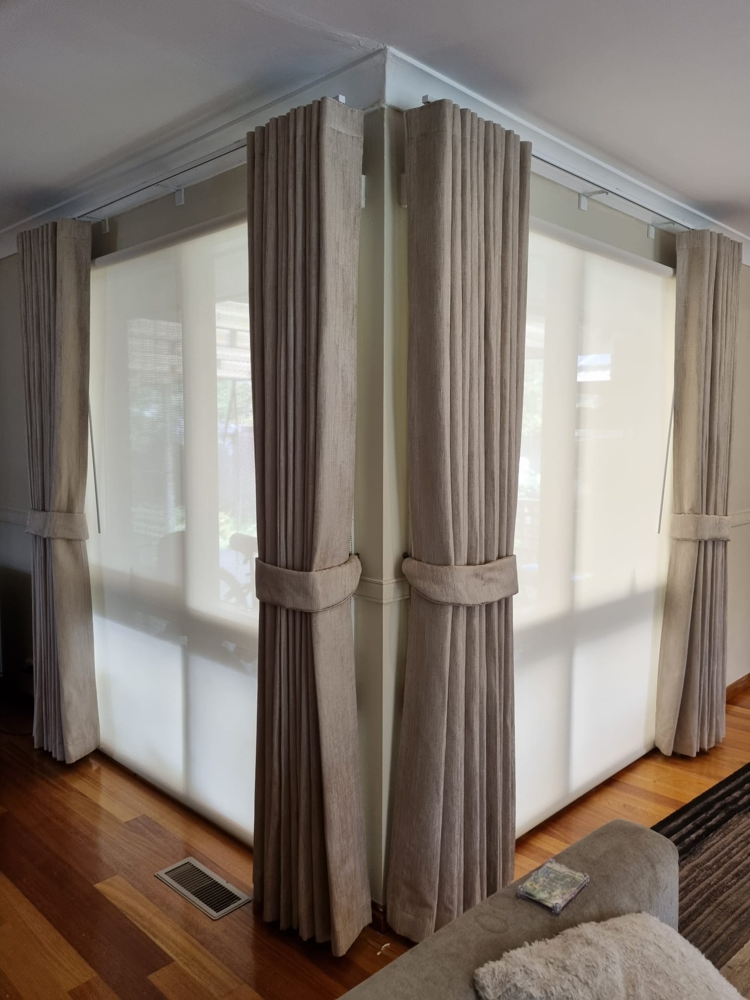 block-out-curtains-and-sheer-blinds (1)