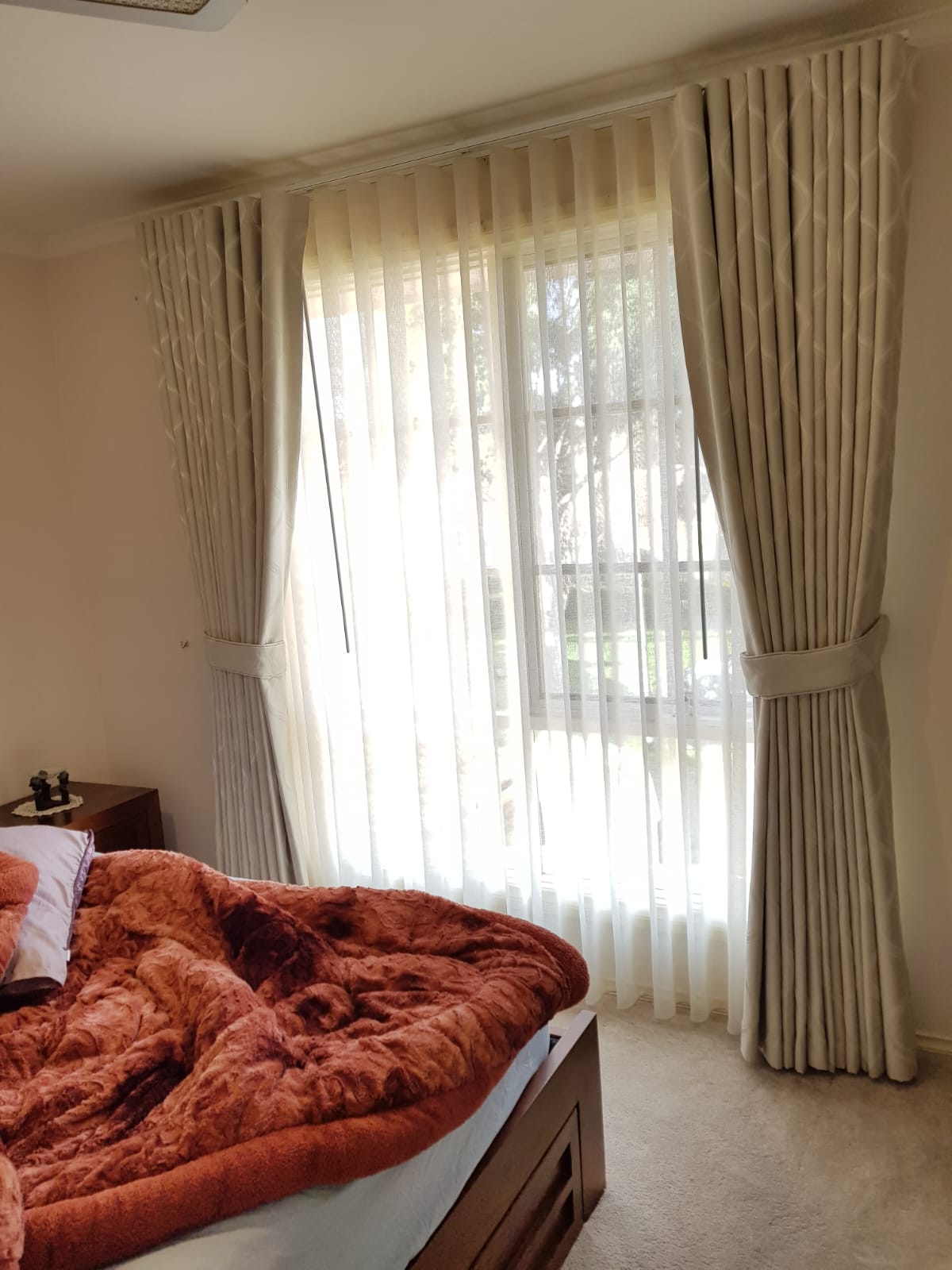 blockout-curtains-sheer-curtains-melbourne (1)