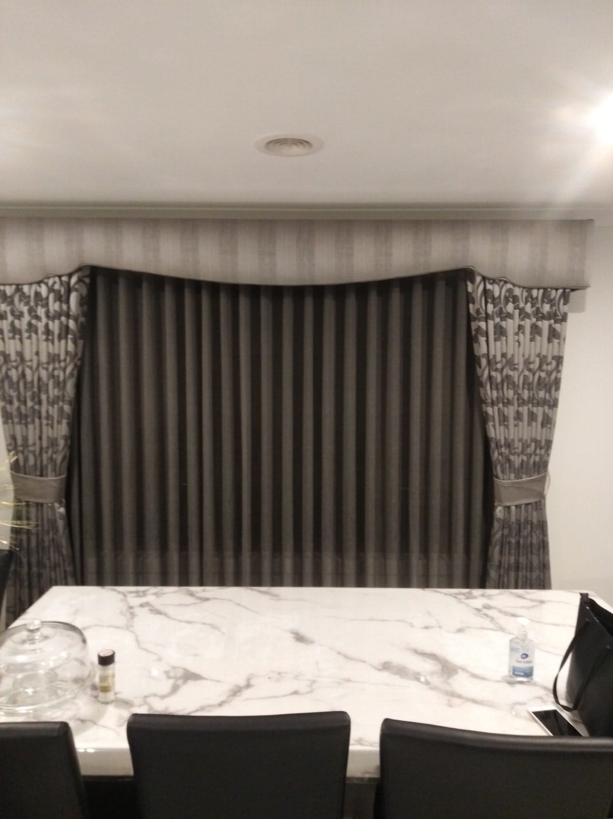 luxury-curtains-with-padded-pelmets (7)